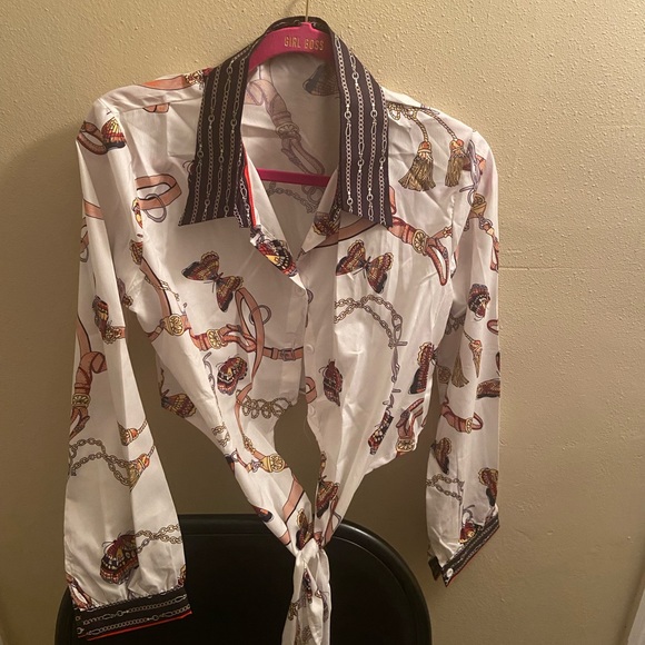 Chain and butterfly tie shirt. - Picture 1 of 5